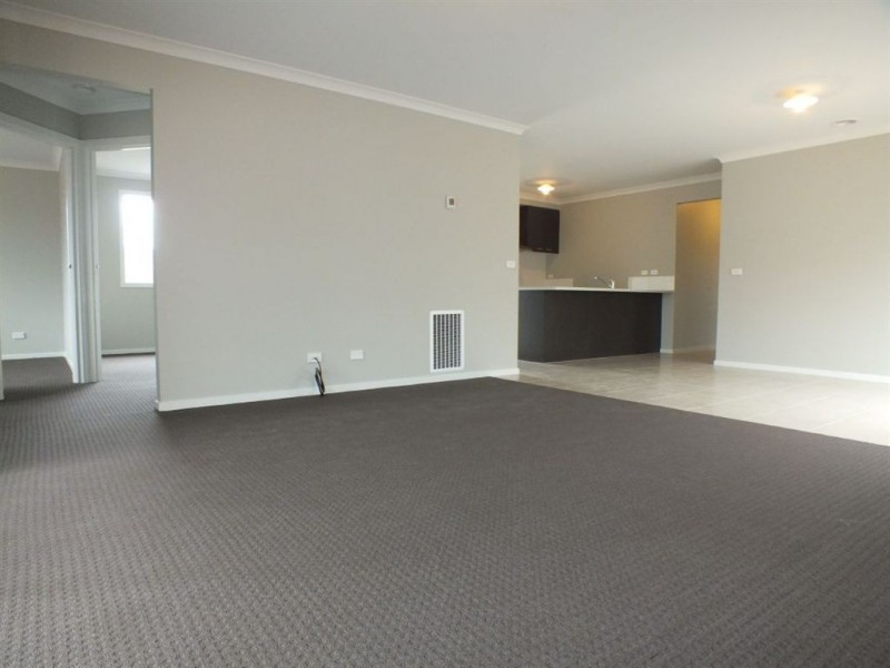 4 Turnbridge Road, Officer VIC 3809