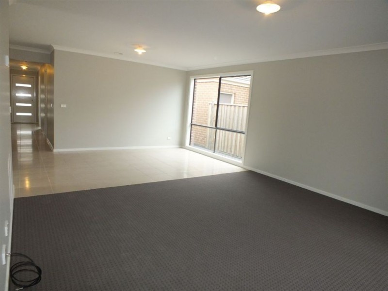 4 Turnbridge Road, Officer VIC 3809