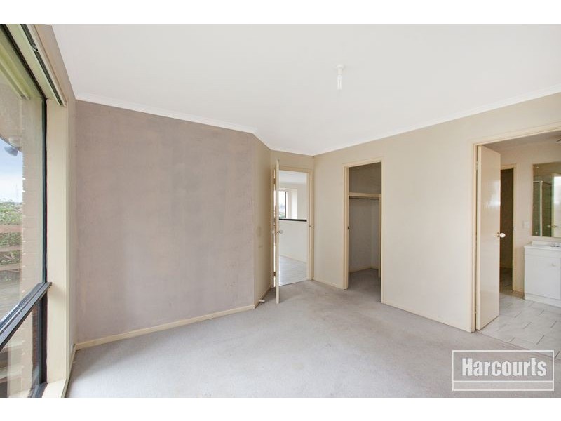 2 Bill Place, Hampton Park VIC 3976