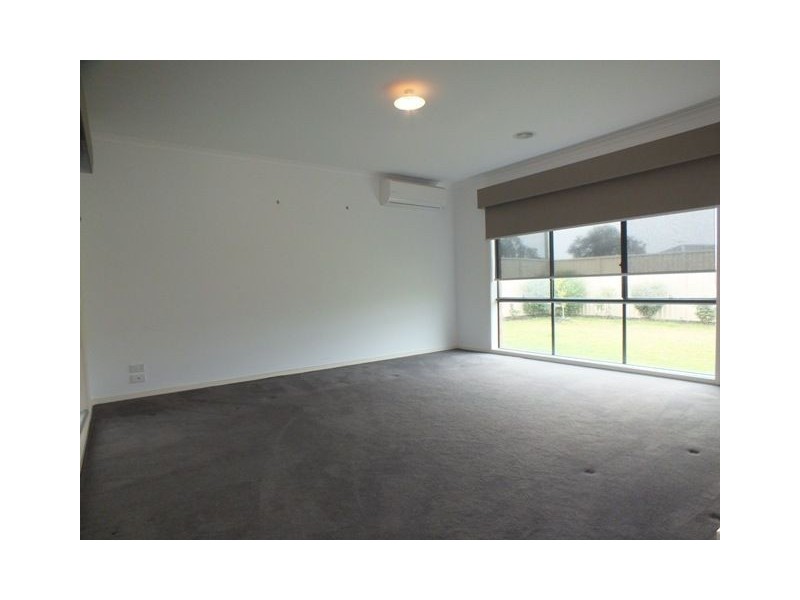 22 Salvia Avenue, Pakenham VIC 3810