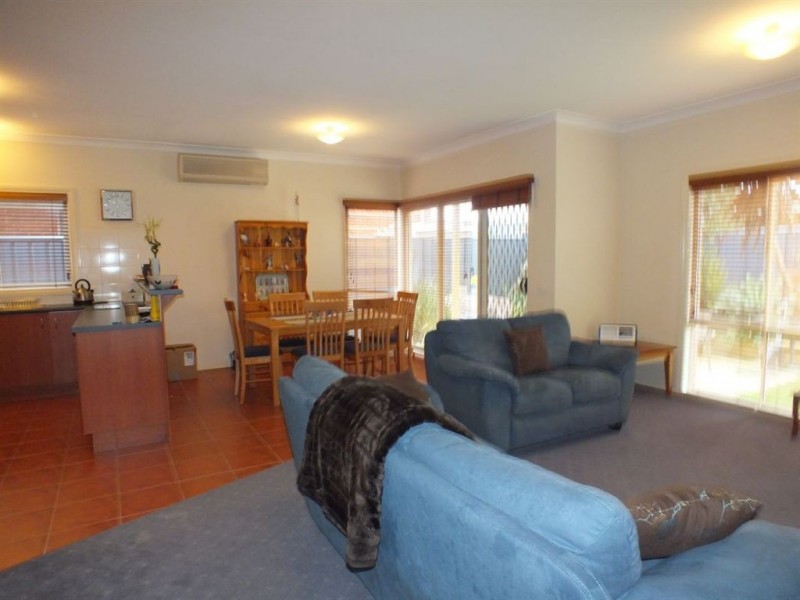 11 Cider Link, Pakenham VIC 3810