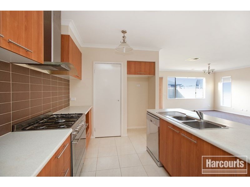 14 Lehmann Grove, Pakenham VIC 3810