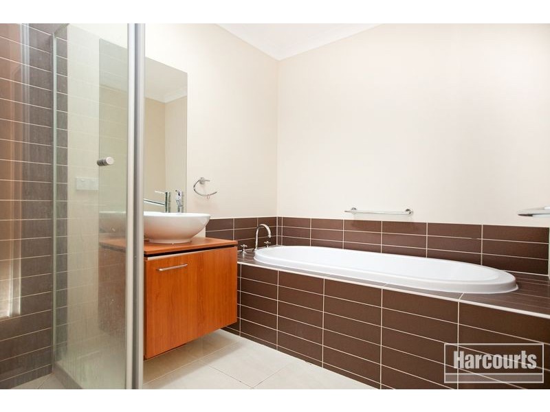 14 Lehmann Grove, Pakenham VIC 3810