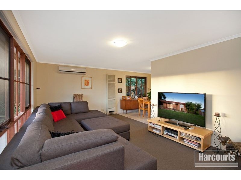 14 Osborn Grove, Pakenham VIC 3810