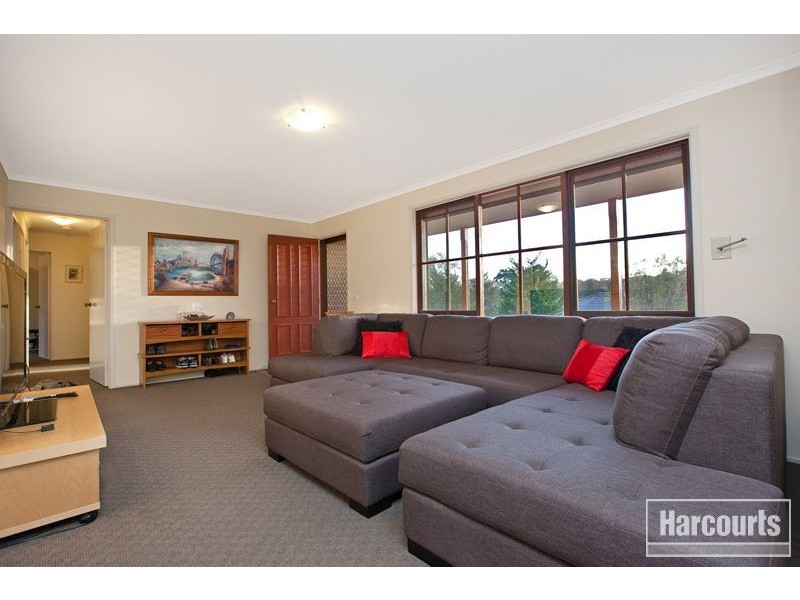 14 Osborn Grove, Pakenham VIC 3810