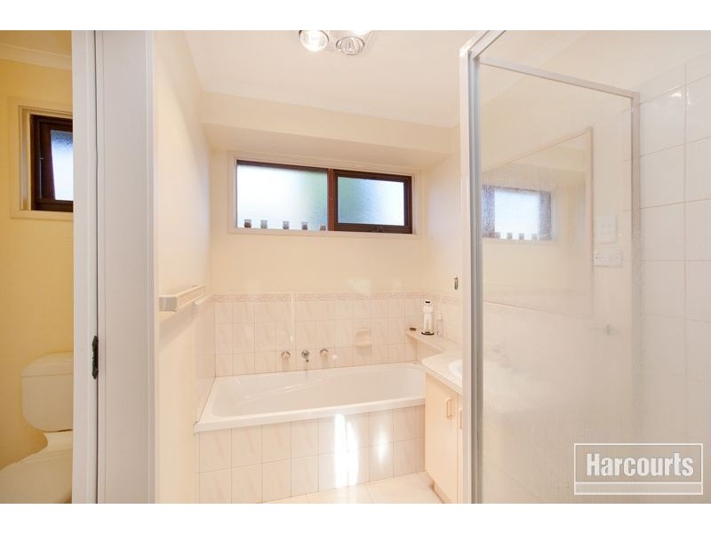 14 Osborn Grove, Pakenham VIC 3810