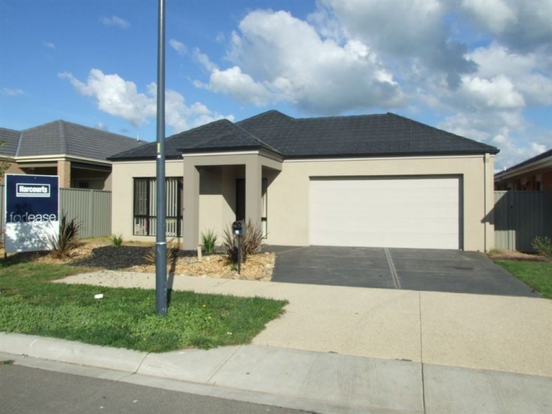 15 Sandpiper Close, Pakenham VIC 3810