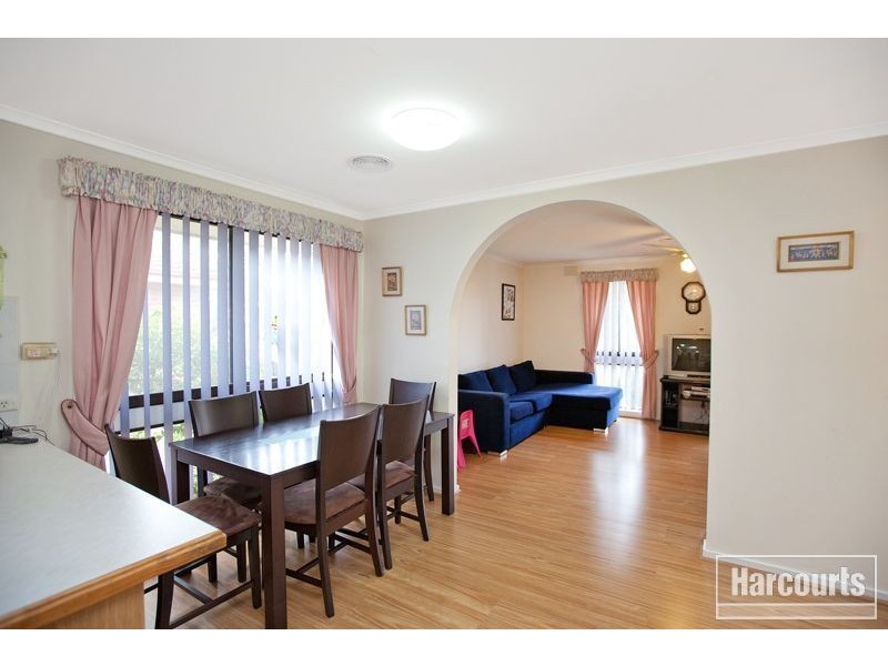 2/83 Henry Street, Pakenham VIC 3810