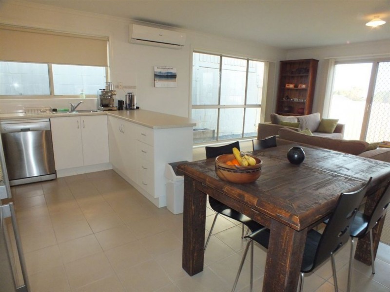 9/8 McClenaghan Place, Pakenham VIC 3810