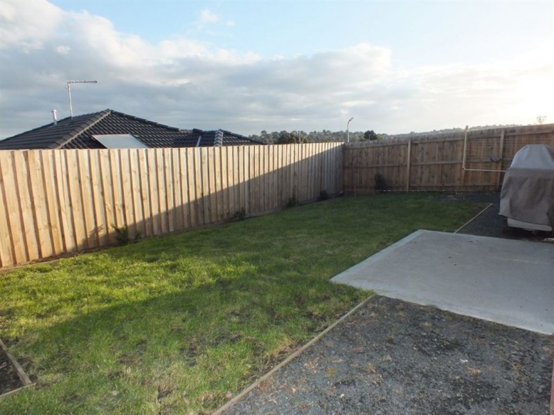 9/8 McClenaghan Place, Pakenham VIC 3810