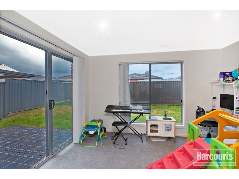 10 Seville Street, Pakenham VIC 3810