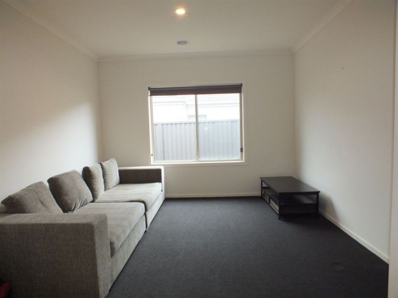 52 Sarton Link, Pakenham VIC 3810