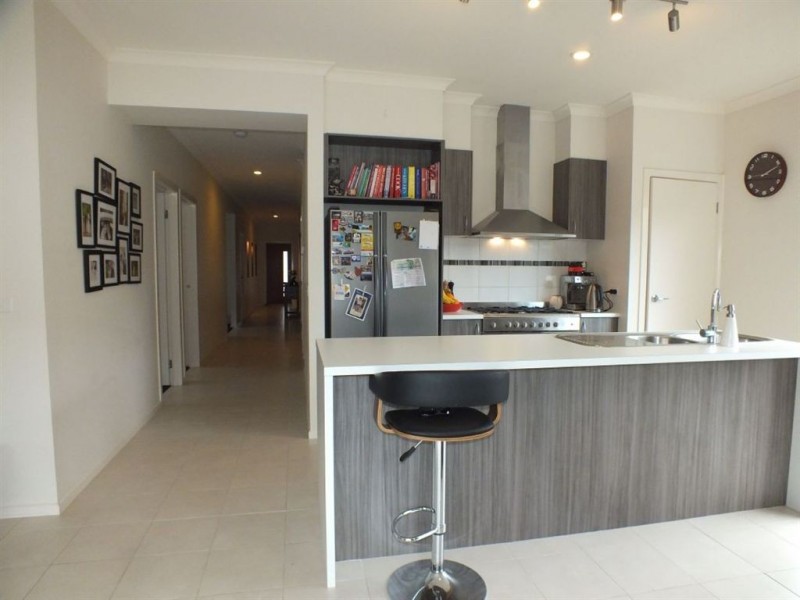 52 Sarton Link, Pakenham VIC 3810