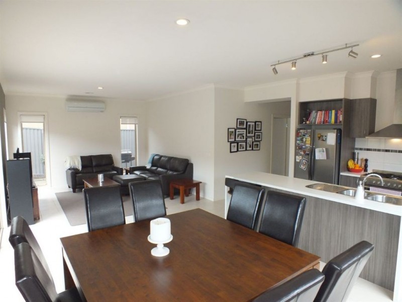 52 Sarton Link, Pakenham VIC 3810