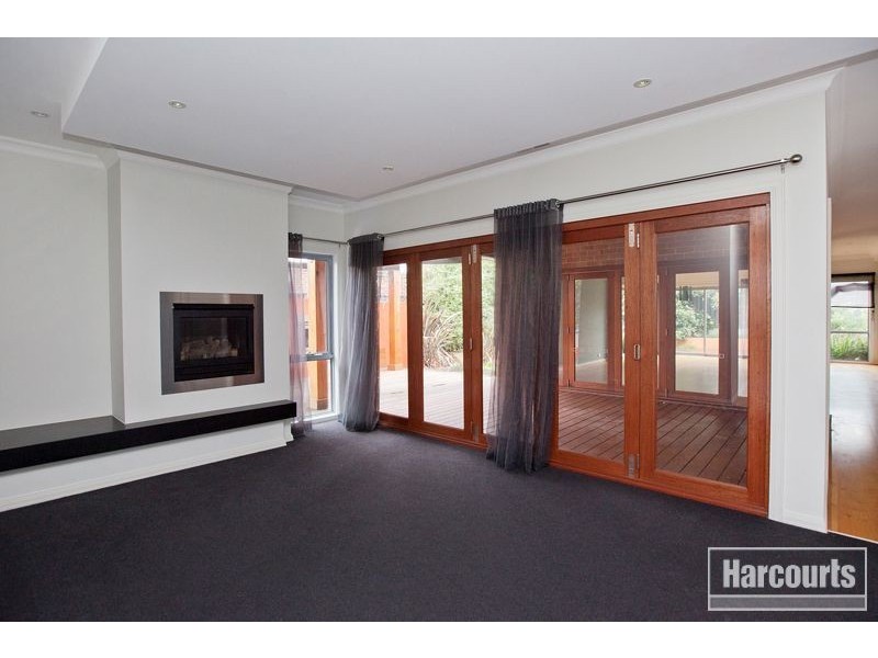 12 Wild Cherry Avenue, Pakenham VIC 3810