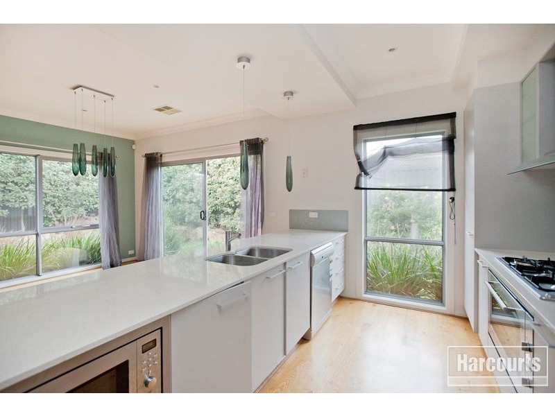 12 Wild Cherry Avenue, Pakenham VIC 3810