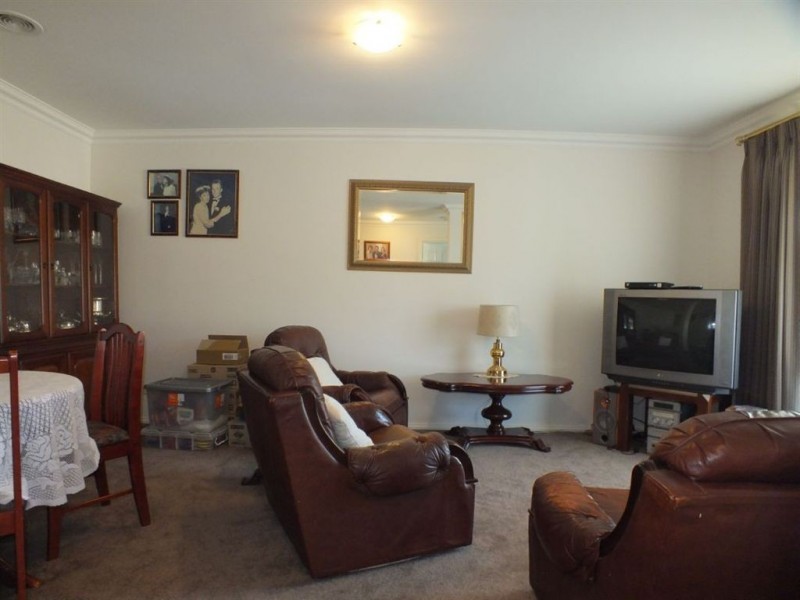 32 Ben Drive, Pakenham VIC 3810