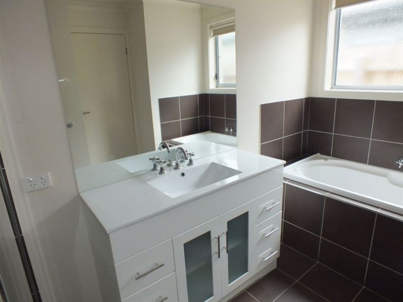 4/21 Diston Court, Pakenham VIC 3810