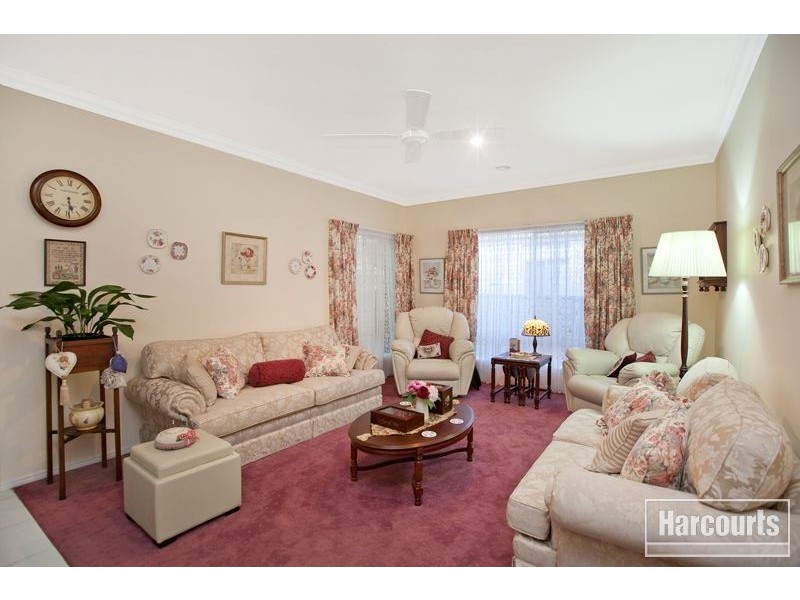 11 Juliet Gardens, Pakenham VIC 3810