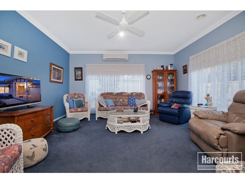 11 Juliet Gardens, Pakenham VIC 3810