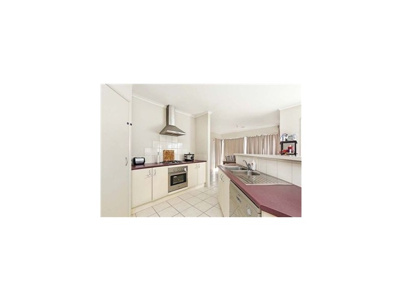 15 Paperbark Drive, Pakenham VIC 3810