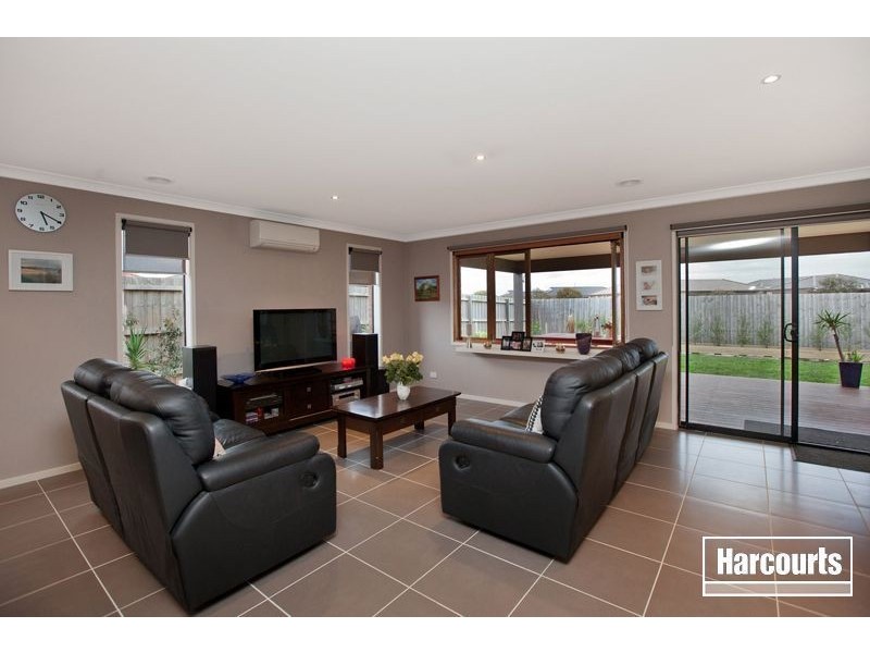 15 Webster Way, Pakenham VIC 3810