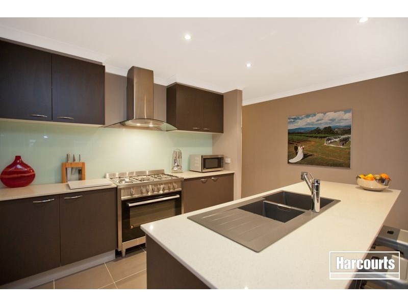 15 Webster Way, Pakenham VIC 3810