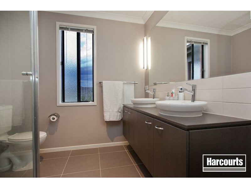 15 Webster Way, Pakenham VIC 3810