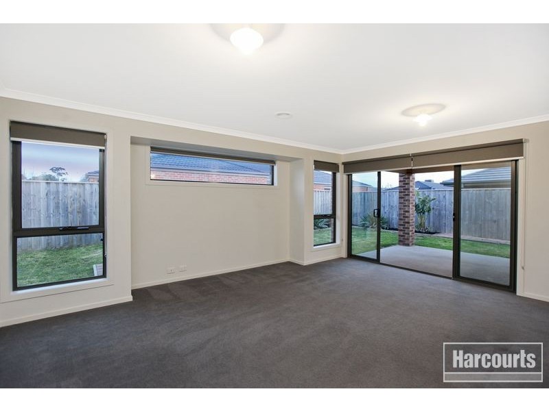 24 Algerd Way, Pakenham VIC 3810