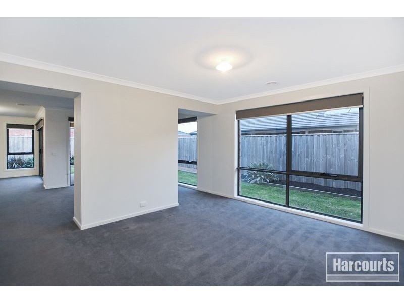 24 Algerd Way, Pakenham VIC 3810