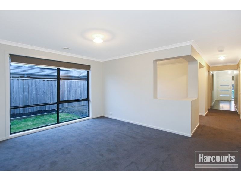 24 Algerd Way, Pakenham VIC 3810