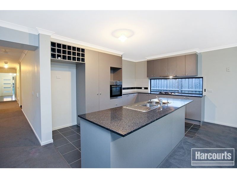 24 Algerd Way, Pakenham VIC 3810