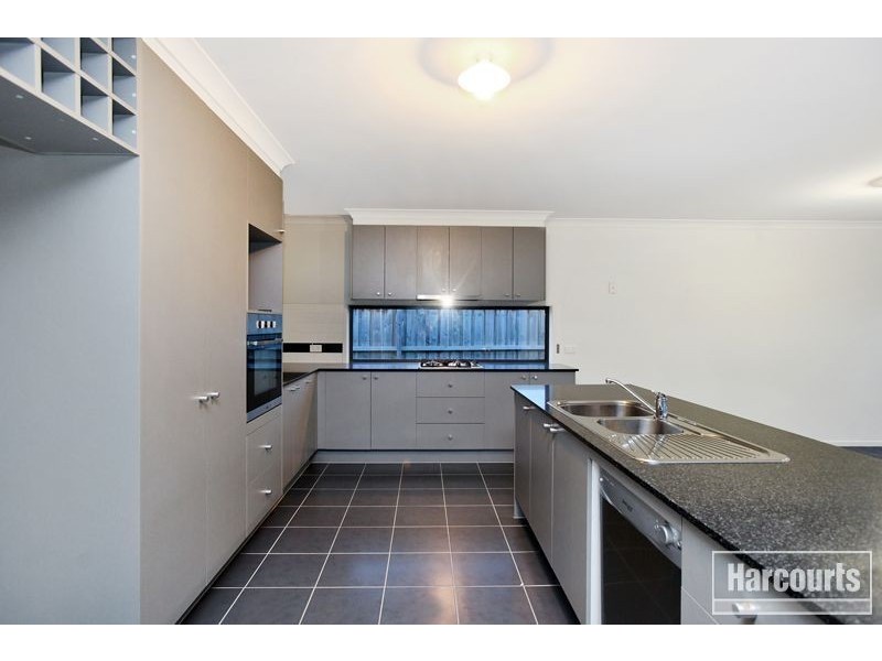 24 Algerd Way, Pakenham VIC 3810