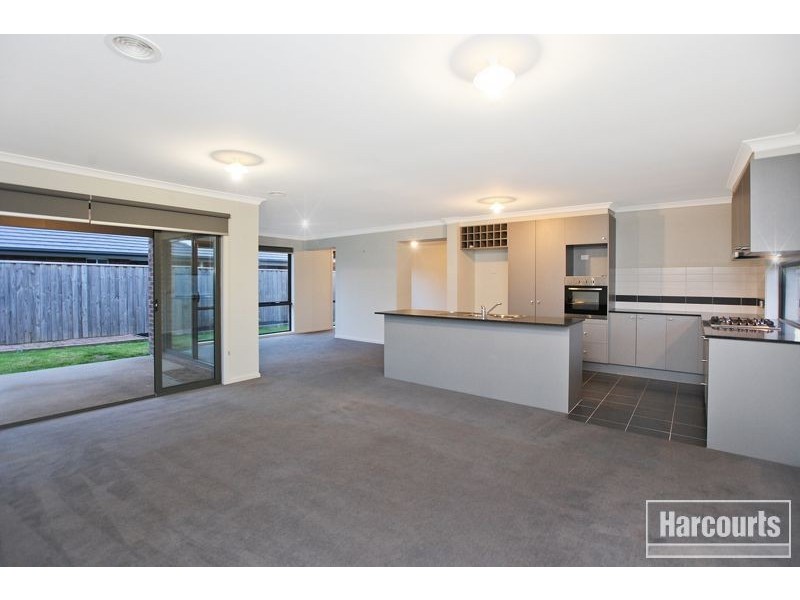 24 Algerd Way, Pakenham VIC 3810