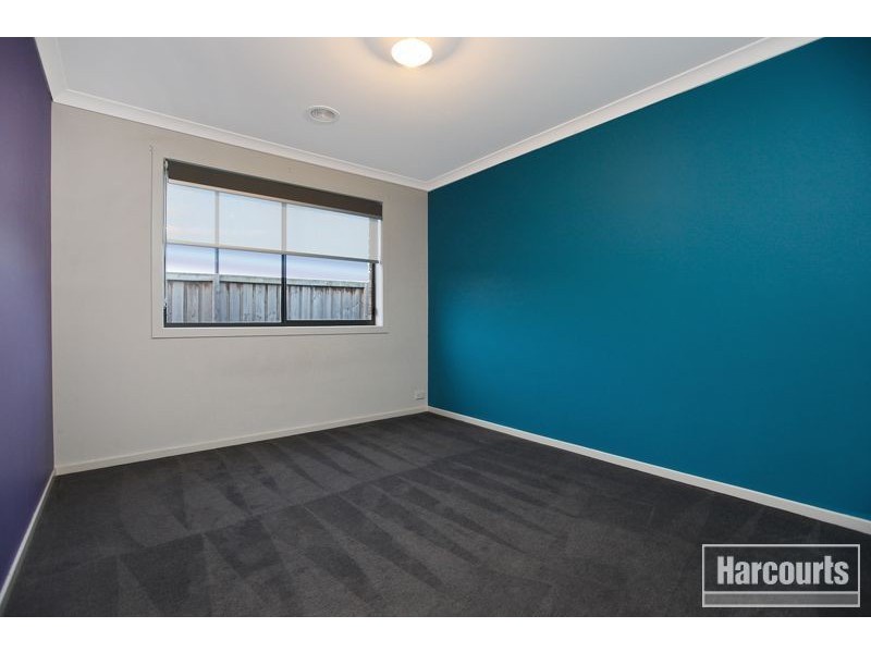 24 Algerd Way, Pakenham VIC 3810