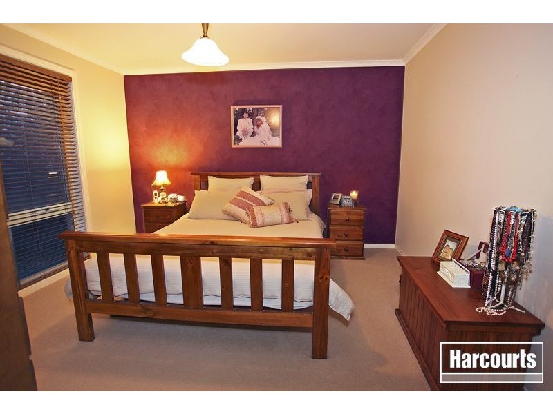 12 Henry Lawson Drive, Pakenham VIC 3810