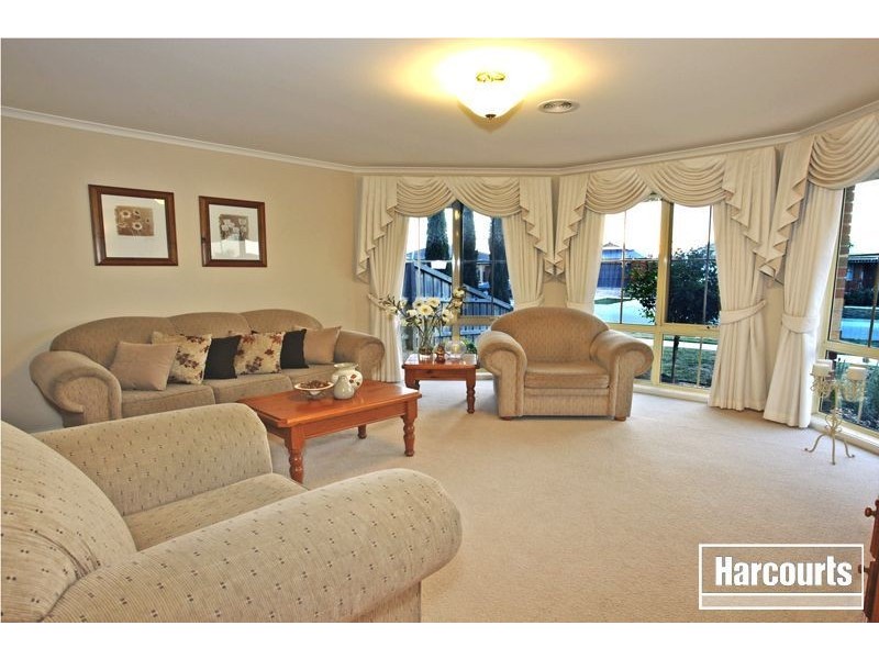 12 Henry Lawson Drive, Pakenham VIC 3810