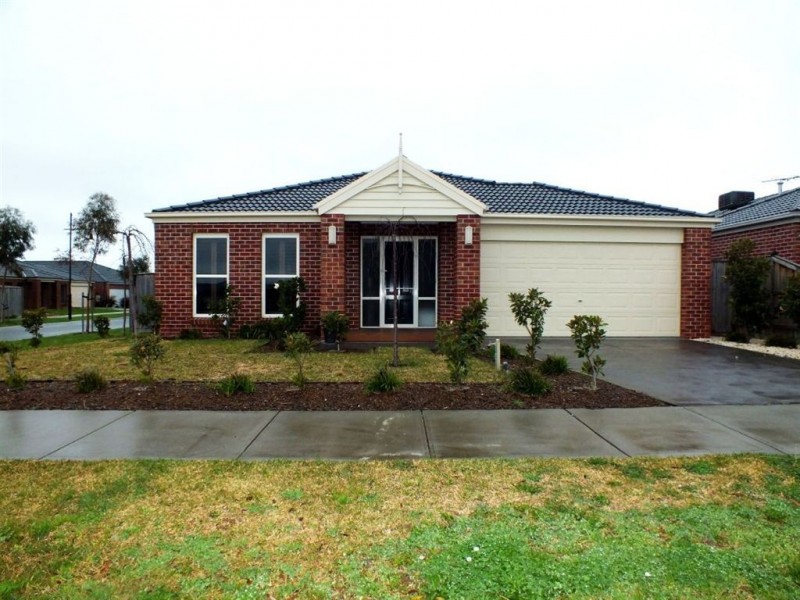 30 Arden Avenue, Pakenham VIC 3810