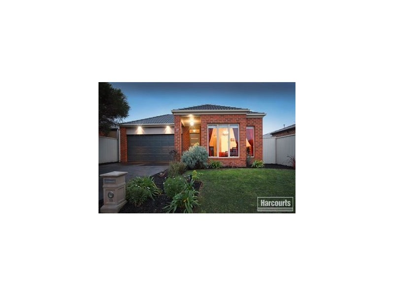 19 Honeysuckle Close, Pakenham VIC 3810