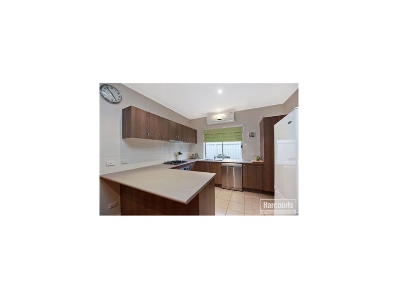 19 Honeysuckle Close, Pakenham VIC 3810