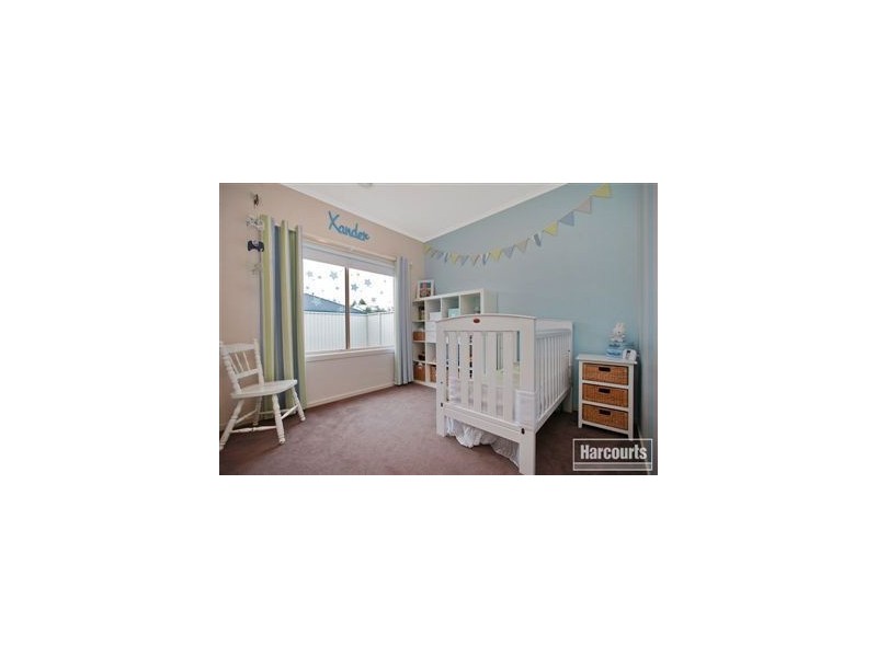 19 Honeysuckle Close, Pakenham VIC 3810