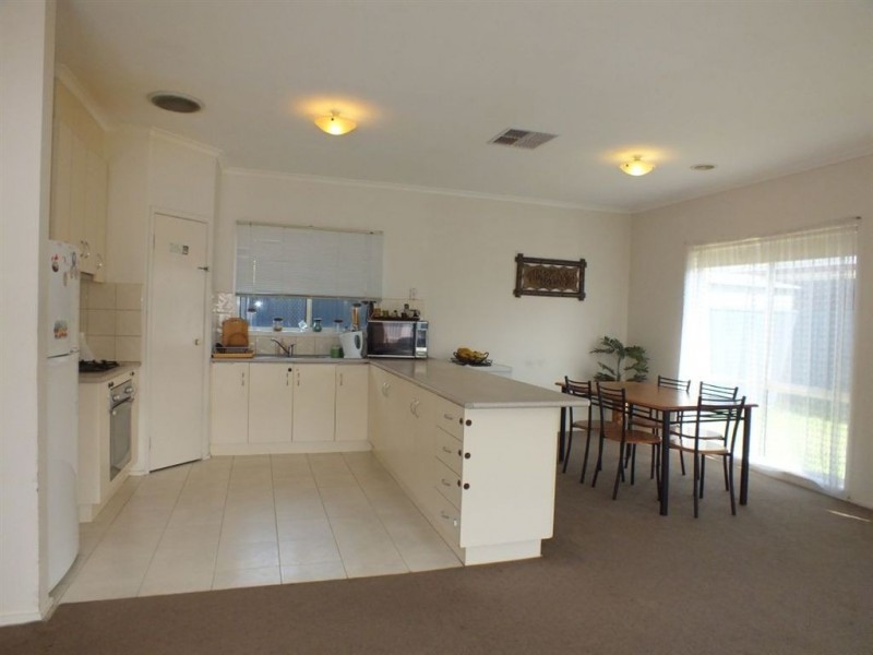 14 River Red Grove, Pakenham VIC 3810