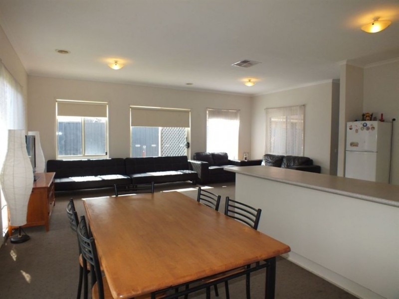 14 River Red Grove, Pakenham VIC 3810