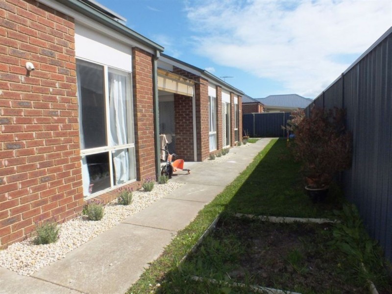 14 River Red Grove, Pakenham VIC 3810