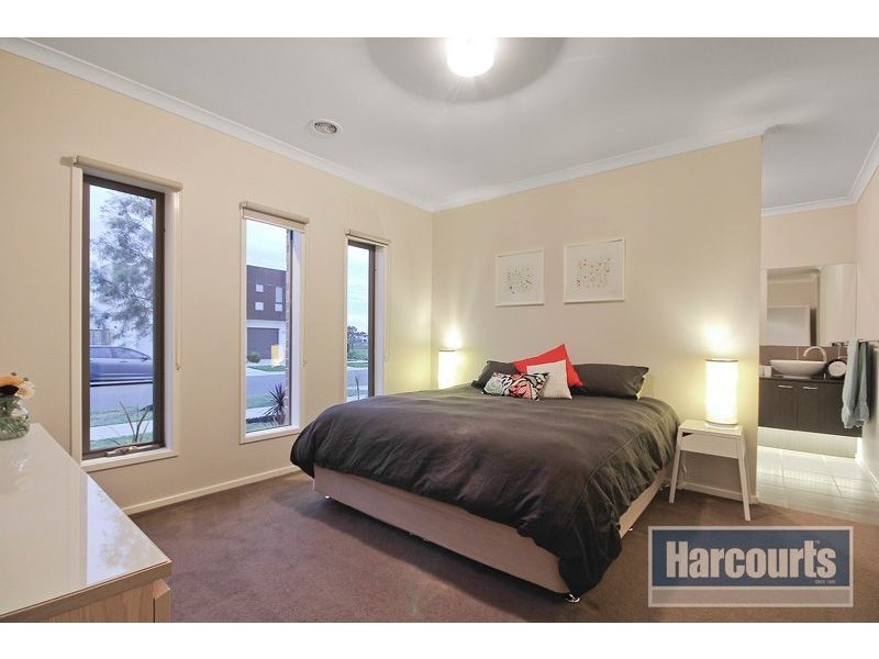 23 Rush Lily Drive, Officer VIC 3809