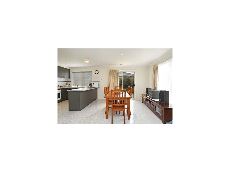 18 Mikasa Place, Pakenham VIC 3810