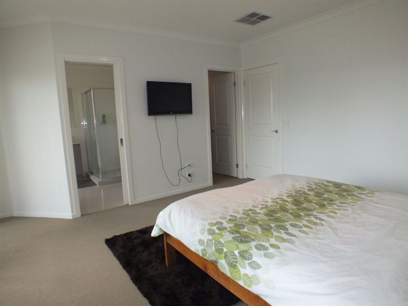 7 Hunter Lane, Pakenham VIC 3810