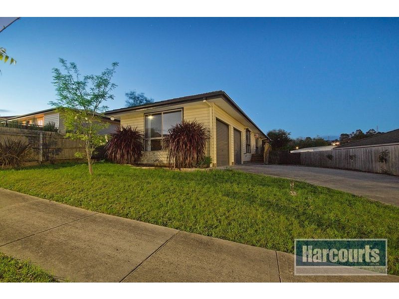 6 Kathryn Close, Pakenham VIC 3810