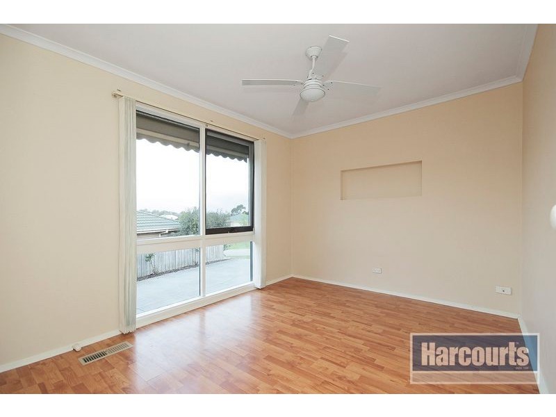 6 Kathryn Close, Pakenham VIC 3810