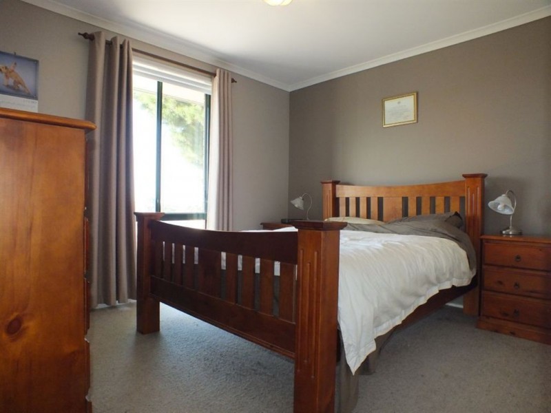 165 Ahern Road, Pakenham VIC 3810